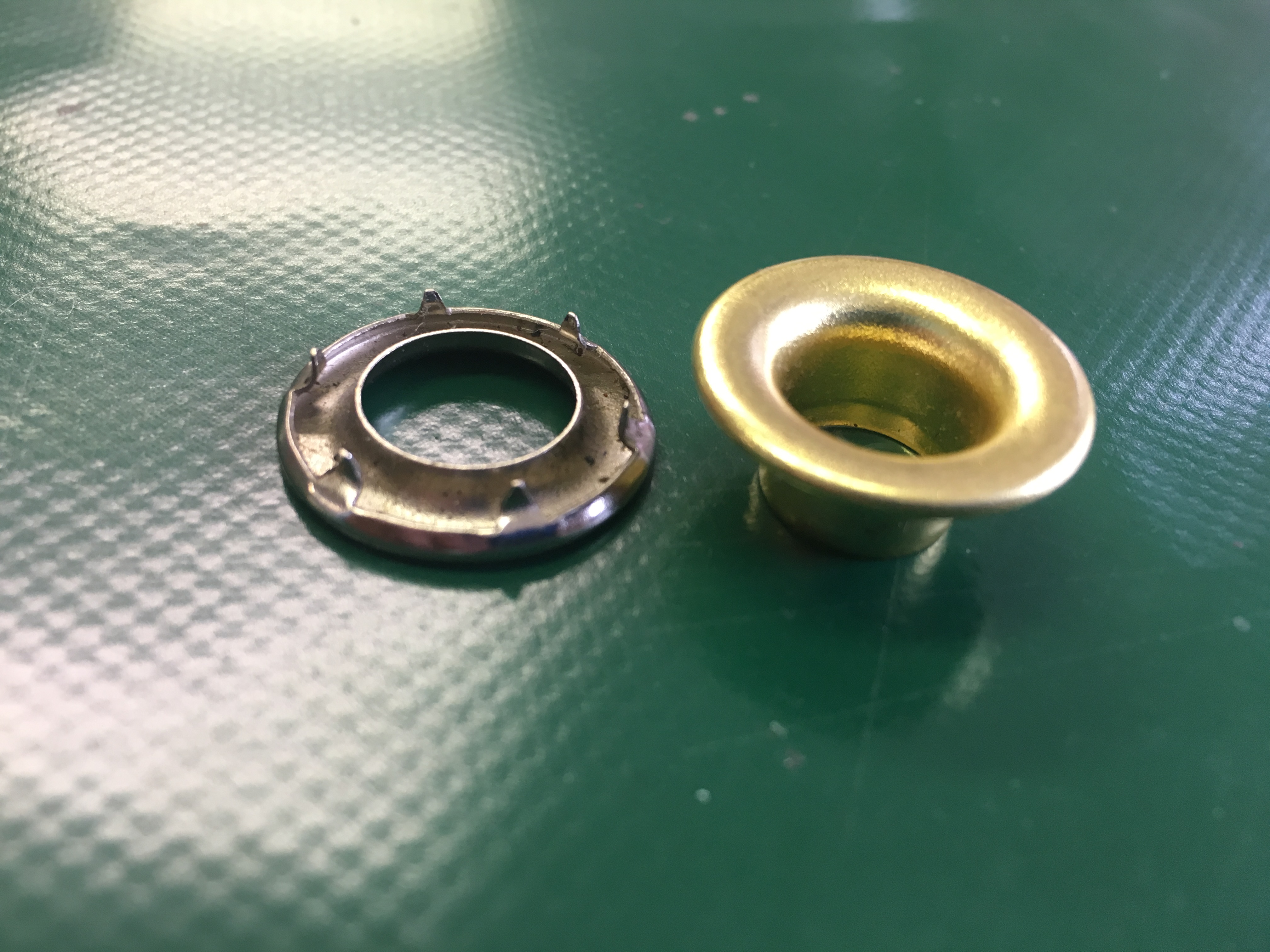 Spur Grommets with Tooth Washer
